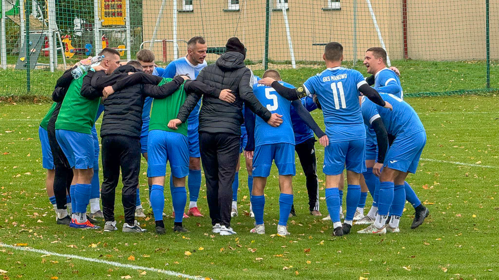 #WEEKENDZKLASĄ

➡ Przed nami ostatnia kolejka rundy jesiennej na zachodniopomorskich boiskach. To jednak nie czas, by myśleć o urlopach, bo czekają nas jeszcze ważne mecze.

👉 bit.ly/week_klasa

📷 GKS Manowo