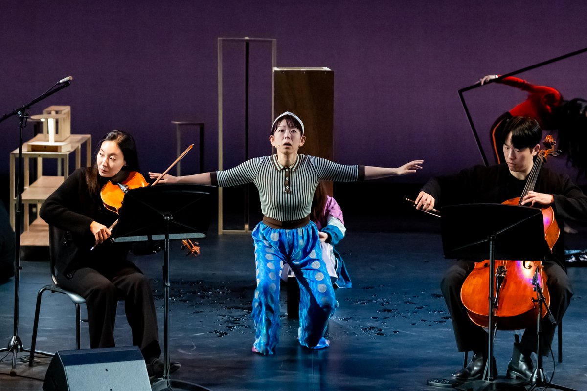 ＊English below
【チェルフィッチュ×藤倉大with SYMPHONIC ARMONIA
『リビングルームのメタモルフォーシス』韓国公演が無事終了！ 】