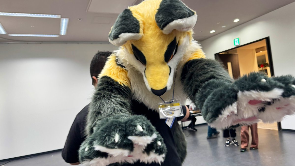 わーきつねさらいー😫😫😫😫😫

#KemonoSpaceFukuoka