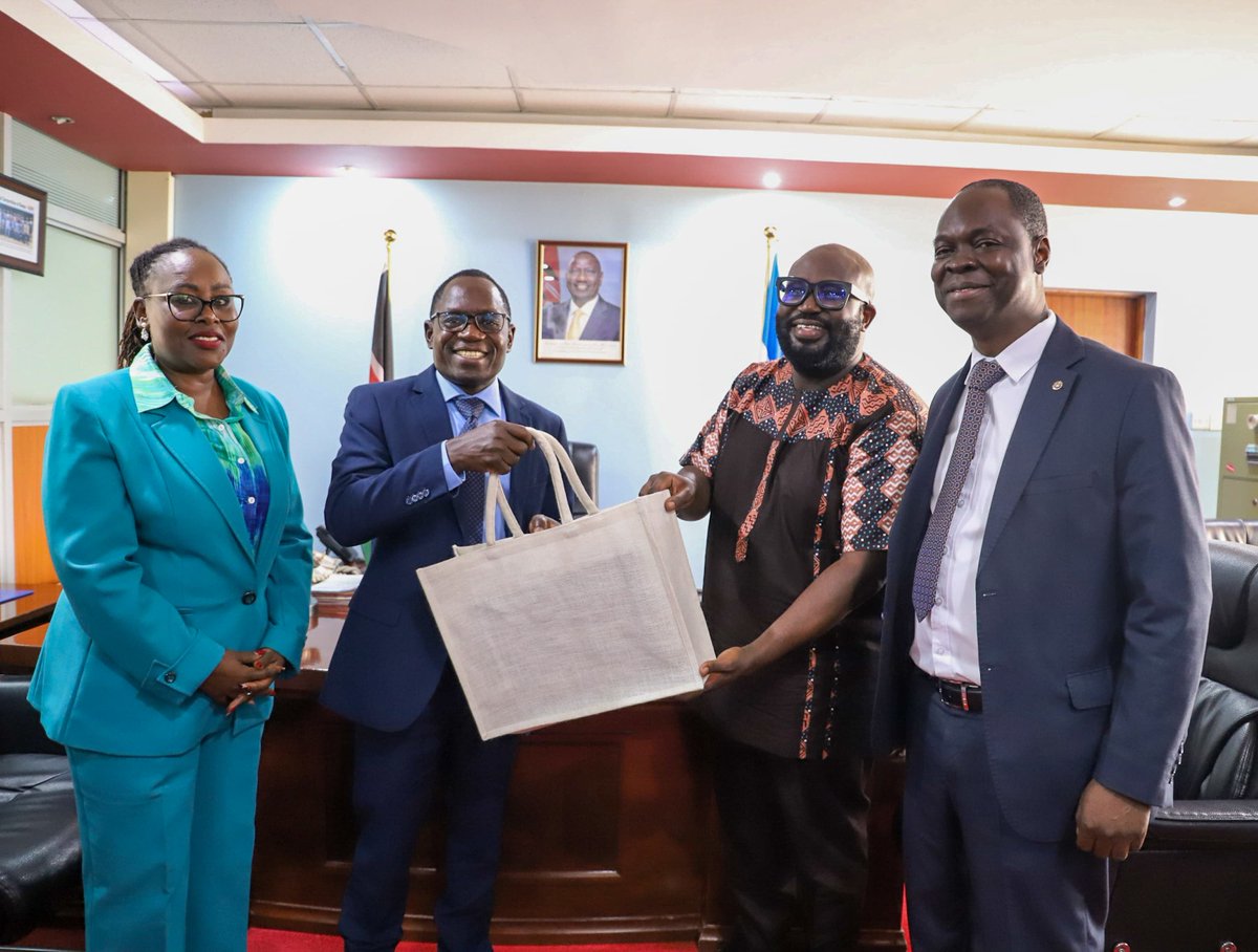 DPublicComms's tweet photo. between the government and PRSK for improved communication standards nationwide. They also focused on preparations for the Public Relations Society Annual Summit, happening from December 1 to 5, 2025, in Uasin Gishu County, which aims to unite communication professionals and https://t.co/YTpG6MoQTh