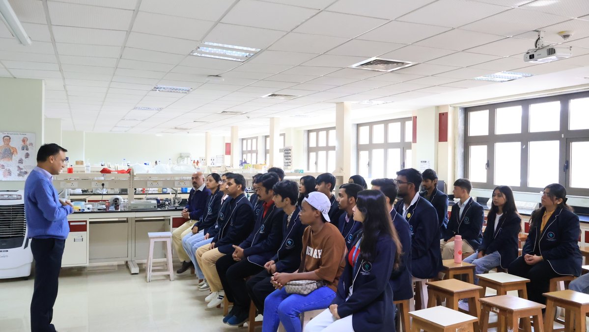 CS2_IISERB's tweet image. IISER Bhopal welcomed students &amp;amp; faculty from Jagran School of Pharmacy, JLU Bhopal for lab tours, demonstrations &amp;amp; meaningful scientific exposure.
A day of learning, exploring &amp;amp; imagining what&apos;s possible!
#IISERBhopal #CS2  #Outreach #FutureScientists #ExploreScience