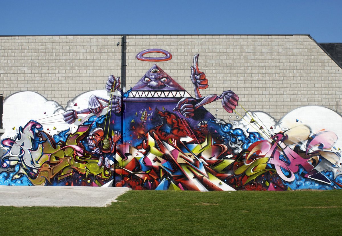 Flashback Friday. Piecing it together with the LoveLetters crewmates back in 2011 — we painted this wall at our headquarters in Maaseik, Belgium. Good vibes, good company.

In 2026 we’ll be celebrating 20 years of the LoveLetters crew. It makes me genuinely happy to be part of