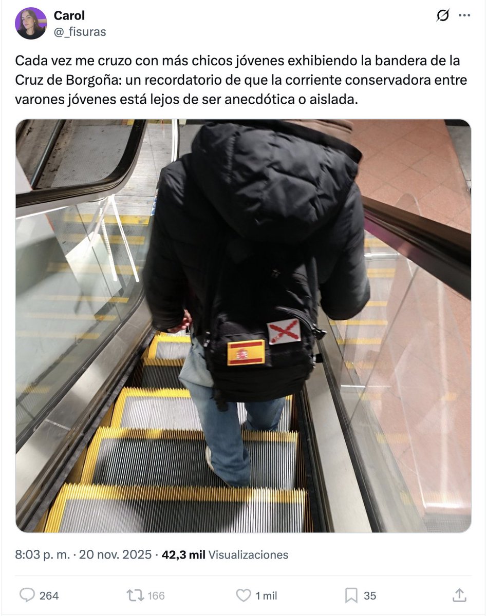 ArturoVilla_'s tweet image. ¿Por qué hemos normalizado que haya depravadas degeneradas de izquierdas haciendo fotos a desconocidos por la calle?