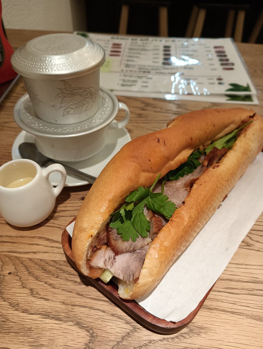 突然バインミーが猛烈に食べたくなったので好きにさせてもらう