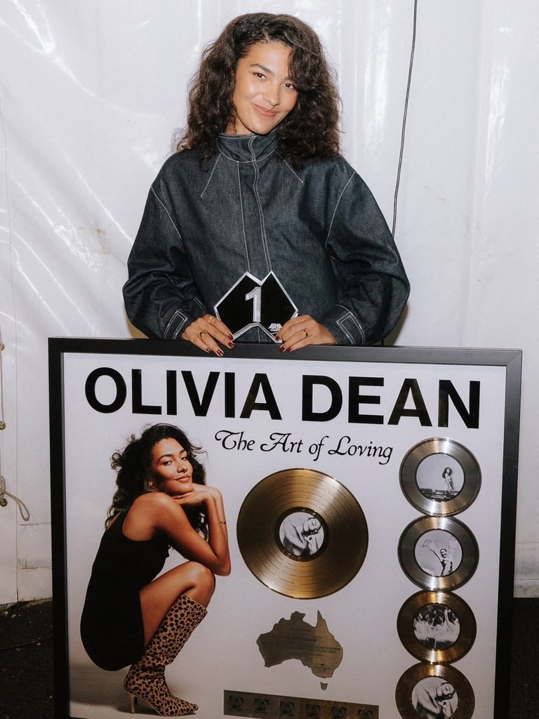 Olivia Dean Source tweet media
