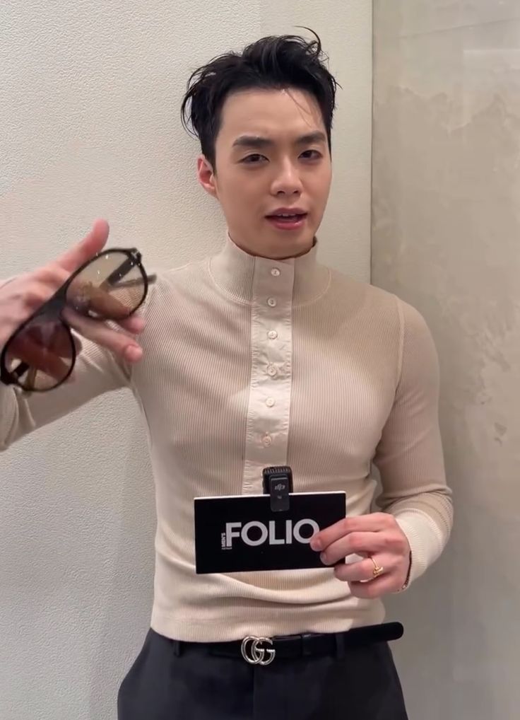 BurnoutTunn's tweet photo. Đúng là chung nhóm thk ấu dâm negav này lúc nào cũng nứng cặc và muốn show hai đầu ti đang cương cứng của mình, nó làm idol chẳng qua muốn được nhiều đàn ông để ý tới muốn đc hầu hạ làm công cụ cho đàn ông xã tính https://t.co/YA5J4g1wE8