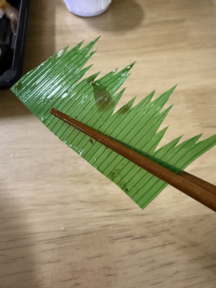 초밥에 이런거 깔아주지 말고 깻잎 껴주면 안돼?