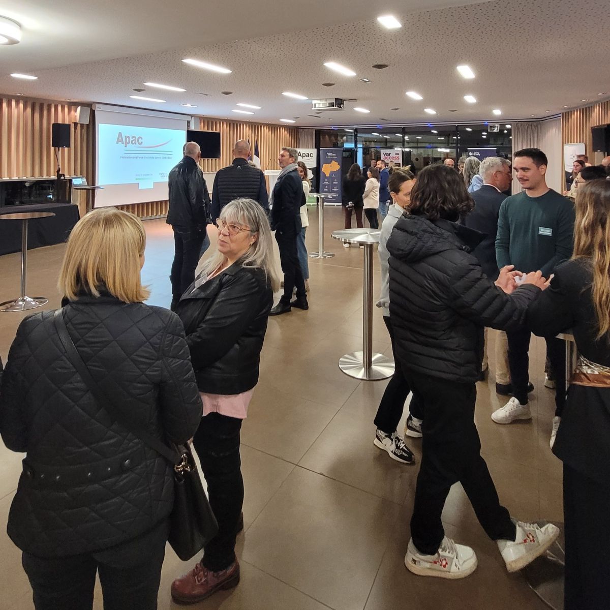 📸 Retour en images : Soirée Pro APAC (Association des Parcs d’Activités de l’agglomération Estérel Côte d'Azur) !

Le service Groupes renforce son réseau local et échange avec les entreprises du territoire 🤝

👉 En savoir + : bit.ly/4igq86H

#Réseau #EventPros