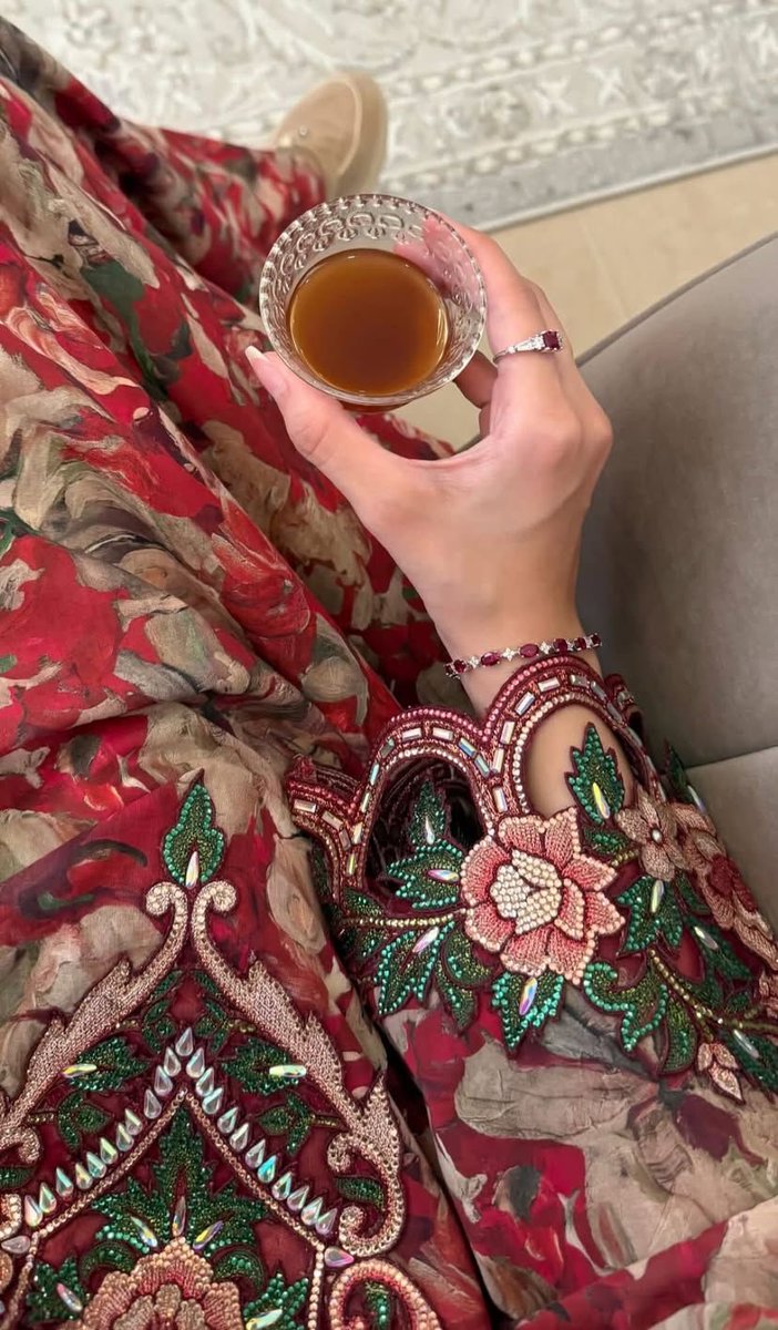 "في نهايه المطاف 
          الانسان يعتاد..!!✨