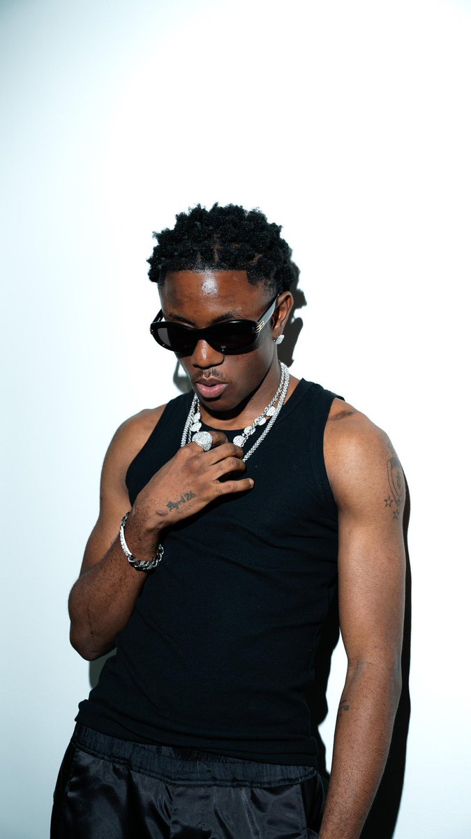 afrocultur's tweet image. 🚨Victony’s “Very Stubborn” EP debuted atNo 3 on the Apple Music Nigeria Top Albums Chart.🇳🇬💛