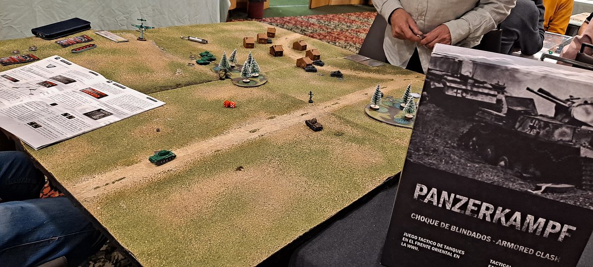 Escenario "Cerca de Tula, 16 diciembre de 1941" La 17 Pz. Div. cubre la retirada alemana de la fallida operación Typhoon contra Moscú.

#PanzerKampf 
#Batalladores25 
#Wargames