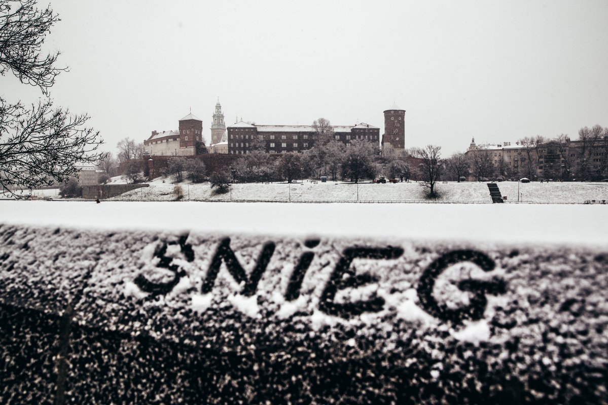 krakow_pl's tweet image. Jeszcze kilka zimowych ujęć ☃️ 
Wciąż zachwycamy się porannym śniegiem 💙
#zima #śnieg #Krakow