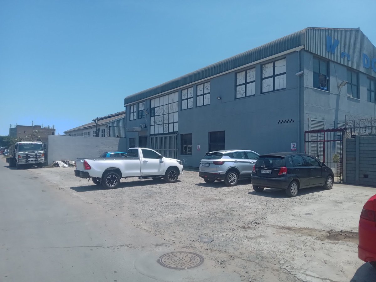 HarrisThula's tweet photo. For sale: Industrial property for sale or to let at Isipingo rail - Durban. 

About 8000 square metres. 
Rates: R40 000 per month. 
Sale price: R30 million 
Rental price: R250 000 per month. 

To view strictly by appointments.  

For more: +27796286075 https://t.co/TsPzMMXRY2