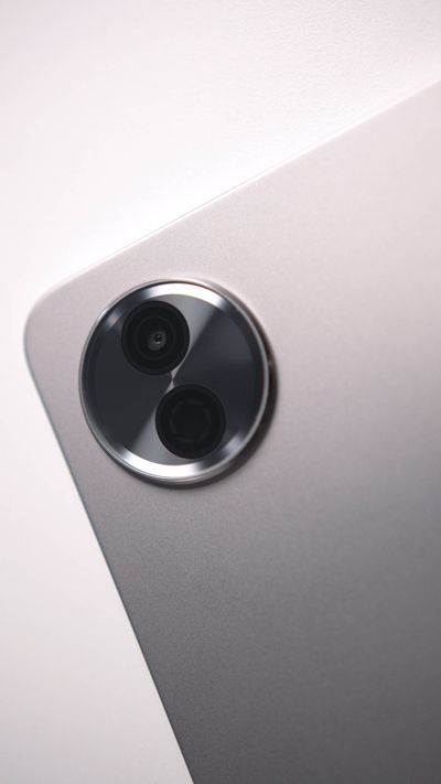 benchrs's tweet image. [TEST]: #Honor Pad 1️⃣0️⃣ – posle dobre sedmice, čista “desetka” (🎞️video)

[RECENZIJA]: 👉 benchmark.rs/testovi/prenos…  👈

Tanki metalni dizajn, 120 Hz ekran, šest zvučnika i bogat MagicOS 9 sa Honor Notes, Docs i AI alatima čine #HonorPad10 dugoročno isplativom investicijom #Tablet