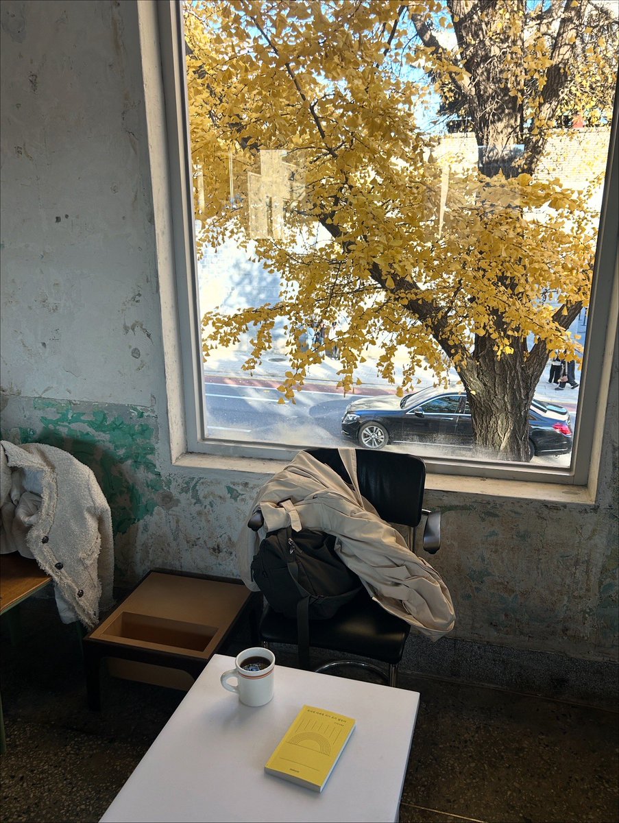onthefl0ve's tweet photo. 가을 생존신고 합니다 🍂🕊️ https://t.co/2zina8MRVP