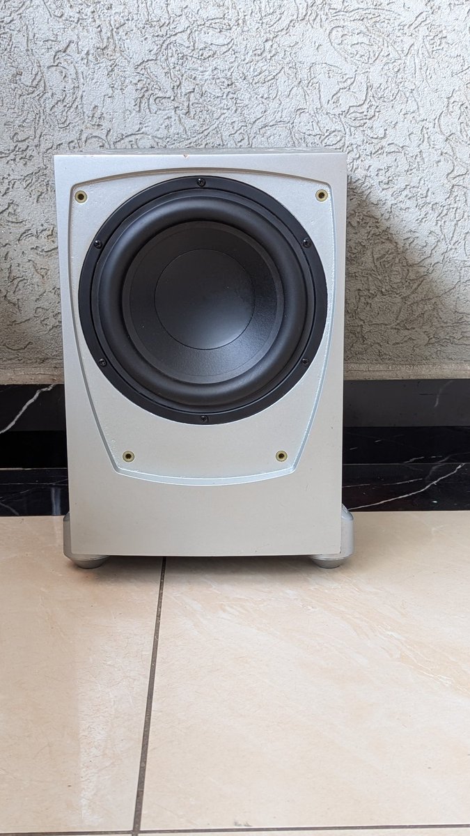 mtronics_'s tweet image. Jamo Center channel speaker 
✅ Configuration: 2-Way Center Channel Speaker
✅ Drivers: Dual 4" woofers for deep mids
✅ Tweeter: 1" (25mm) dome tweeter for crisp, clean vocals
✅ Frequency Response: 75Hz – 20kHz
✅ Power Handling: 10–120W

  KSH.18,000

📞+254738240939