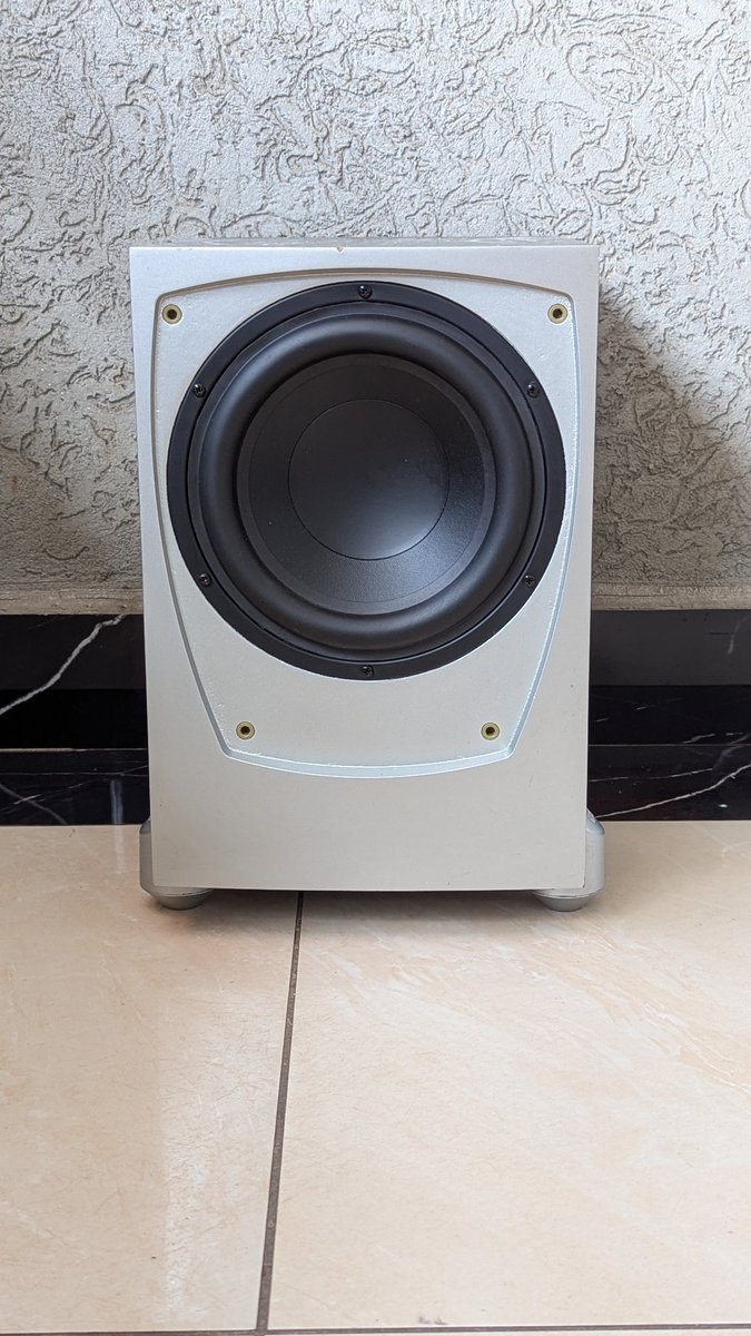 mtronics_'s tweet image. Jamo Center channel speaker 
✅ Configuration: 2-Way Center Channel Speaker
✅ Drivers: Dual 4" woofers for deep mids
✅ Tweeter: 1" (25mm) dome tweeter for crisp, clean vocals
✅ Frequency Response: 75Hz – 20kHz
✅ Power Handling: 10–120W

  KSH.18,000

📞+254738240939