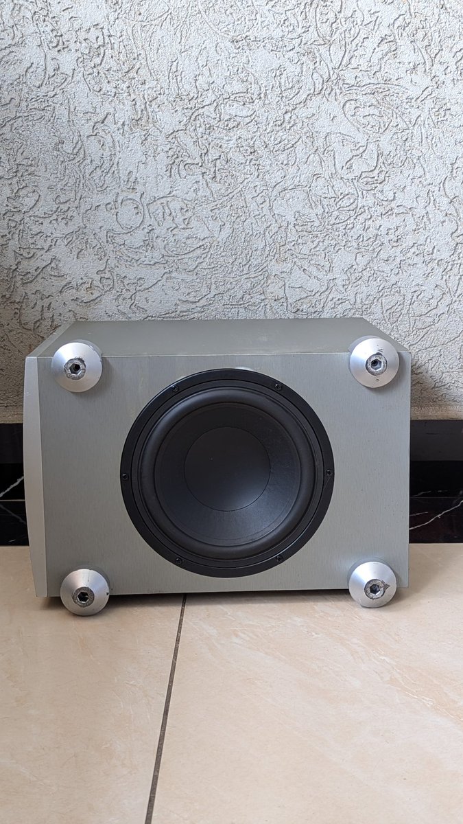 mtronics_'s tweet image. Jamo Center channel speaker 
✅ Configuration: 2-Way Center Channel Speaker
✅ Drivers: Dual 4" woofers for deep mids
✅ Tweeter: 1" (25mm) dome tweeter for crisp, clean vocals
✅ Frequency Response: 75Hz – 20kHz
✅ Power Handling: 10–120W

  KSH.18,000

📞+254738240939