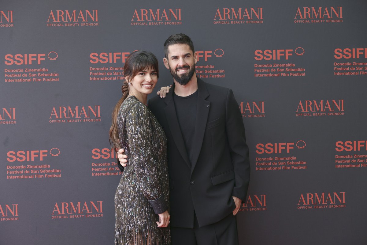 sansebastianfes's tweet image. 🎟️ En cines - Zinemetan

🎞️ EN SILENCIO | La resiliencia de Isco Alarcón

@SaraSalamo debuta como directora en el largometraje con esta no ficción que documenta la recuperación del futbolista @isco_alarcon, al que una lesión impidió jugar la Eurocopa.

🎊 #73SSIFF #MadeinSpain