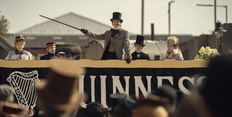 De viaje, tuve la oportunidad de verme toda la primera temporada de #LaCasaGuinness y deja claro que Steven Knight es de los mejores escritores que hay en la actualidad. Si os gusta Peaky Blinders, no dejéis pasar esta serie. Interpretaciones, ambientación, la música...10 de 10.