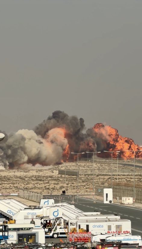 OSPSF's tweet image. Moment an Indian Air Force HAL Tejas had a head-on collision with the ground at the Dubai Air Show 2025 just moments ago.

Fighter attempted to pull up but altitude was too low.