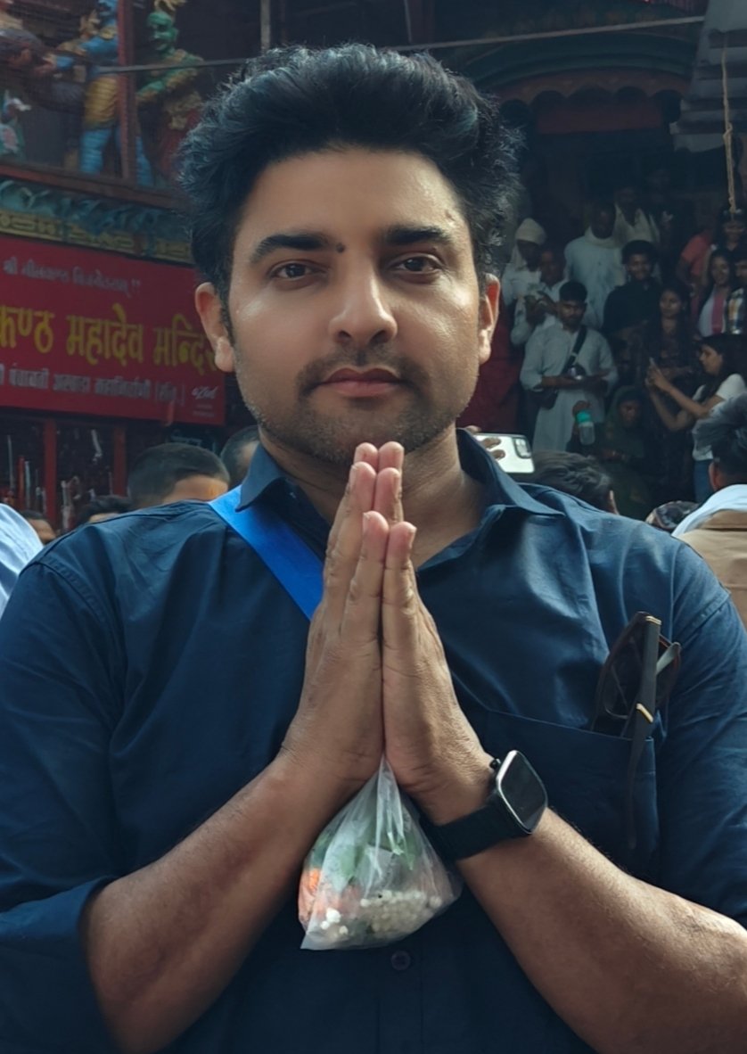 vishalmalavya's tweet image. @grok @SuperGrok  Just remove my both  hands out  in the picture and replace with my Shirt, 
Don&apos;t  change anything in the picture except my hands.