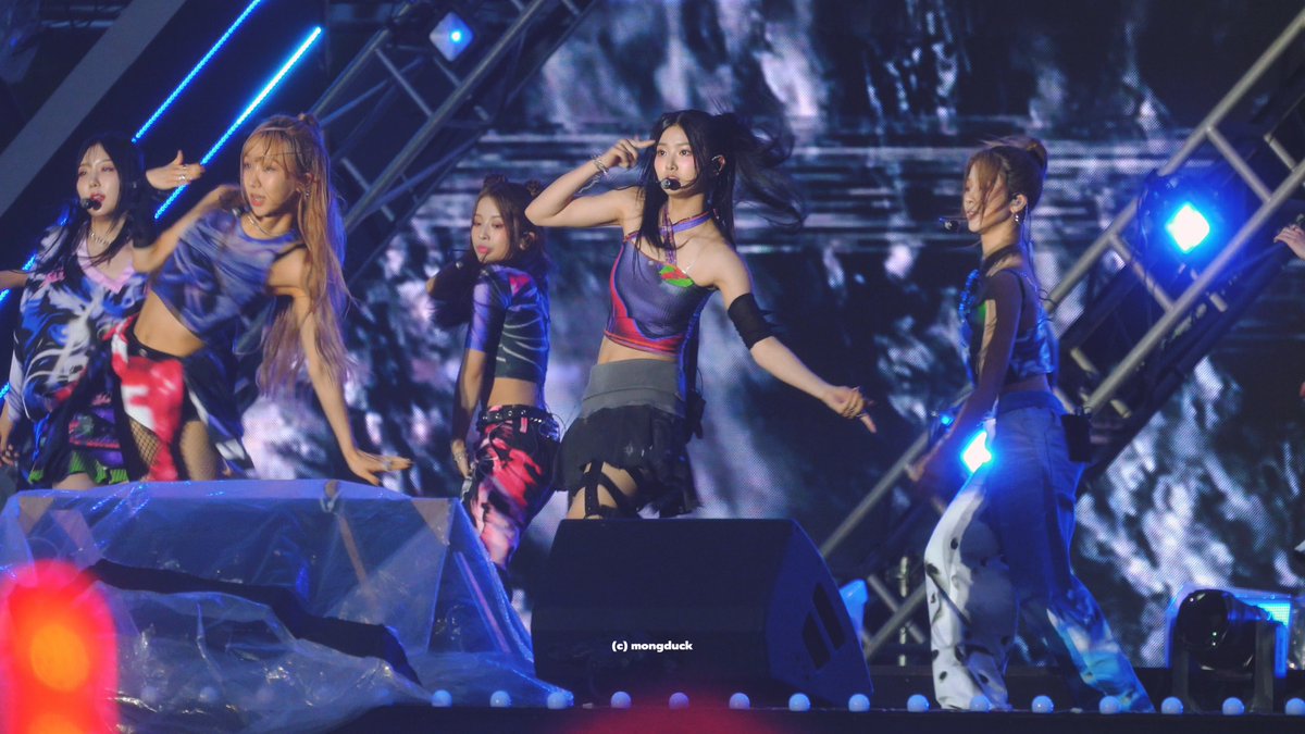 mongduck_zip's tweet image. 240720 HURRICANE

4K full : youtu.be/2Z5oNeozJD4?si…

#배드빌런 #BADVILLAIN #켈리 #KELLY
@BADVILLAIN_BPM