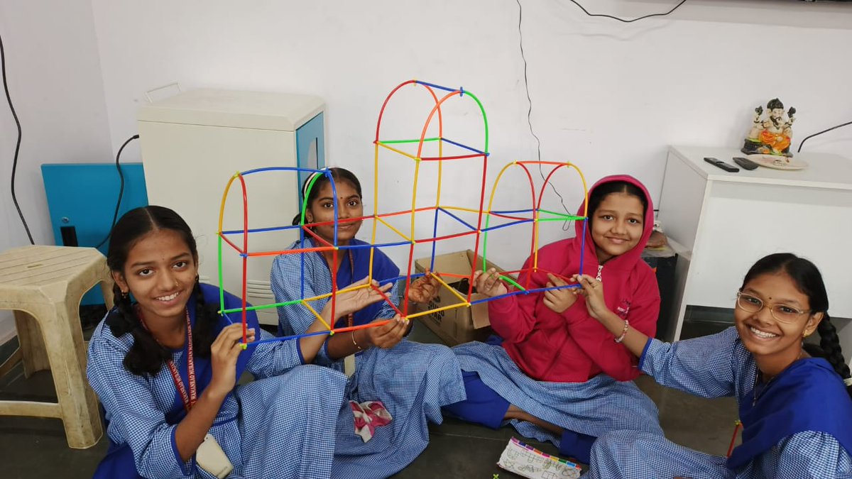 myudaantrust1's tweet image. Young innovators in action! 🚀
Grade 8 students built real structures using STEM kits — learning logic, teamwork &amp;amp; creativity.
Hands-on learning = confident children. 💛✨

#MyUdaanTrust #STEMLearning #RoboticsForKids #YoungInnovators #EducationForAll #HandsOnLearning