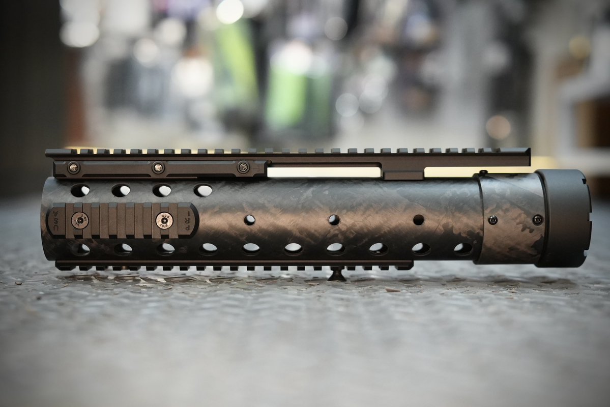 jkarmy_int's tweet image. Beautiful Carbon Fiber Handguard 
MOD H style Front Set with 3x Color Options 
For AR / M4 GBBR / PTW / AEG series 

By Airsoft Artisan ✨✨✨ 

#artisan #modh #mk12 #m4