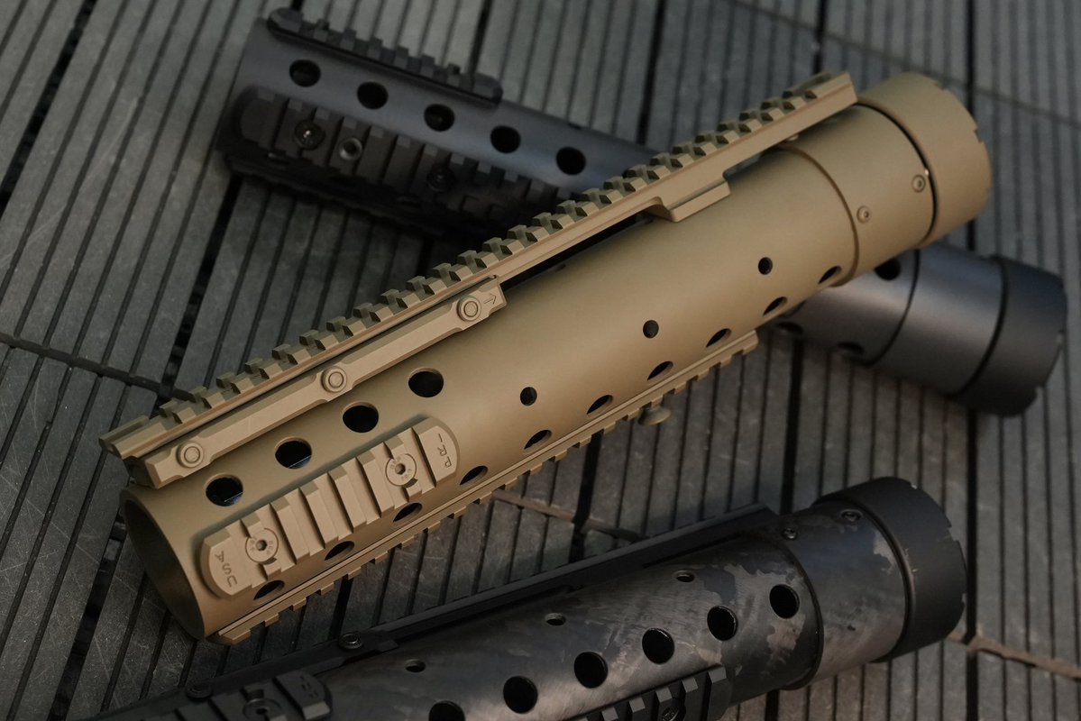 jkarmy_int's tweet image. Beautiful Carbon Fiber Handguard 
MOD H style Front Set with 3x Color Options 
For AR / M4 GBBR / PTW / AEG series 

By Airsoft Artisan ✨✨✨ 

#artisan #modh #mk12 #m4