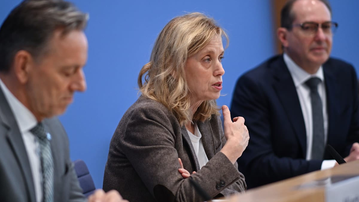 welt's tweet image. Anteil nicht-deutscher Tatverdächtiger überrepräsentiert to.welt.de/AdgTS7S