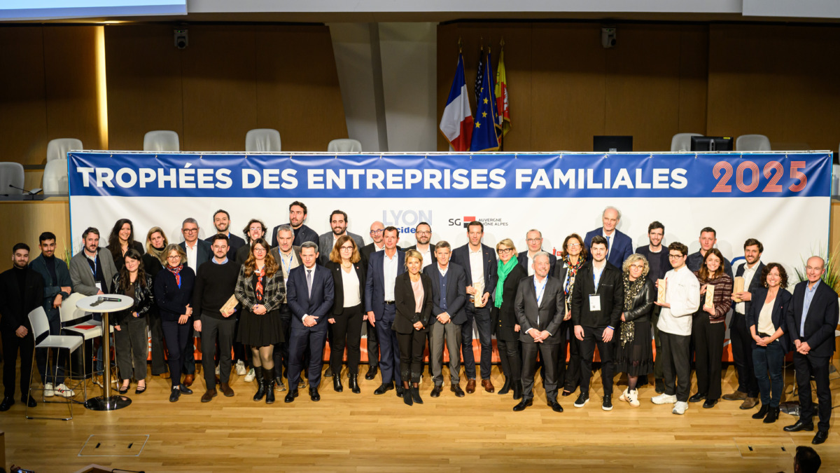 [𝐋𝐚𝐮𝐫𝐞́𝐚𝐭𝐬 – 𝐓𝐫𝐨𝐩𝐡𝐞́𝐞𝐬 𝐝𝐞𝐬 𝐞𝐧𝐭𝐫𝐞𝐩𝐫𝐢𝐬𝐞𝐬 𝐟𝐚𝐦𝐢𝐥𝐢𝐚𝐥𝐞𝐬 𝟐𝟎𝟐𝟓]

Notre article récapitulatif est en ligne ! 
➡️ lyondecideurs.com/dossier/trophe…