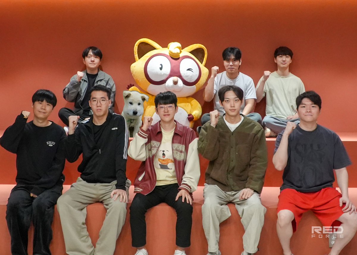 rlaclckacl_'s tweet photo. 현빈이 추가해드렸어요 https://t.co/nGcjqInBAO