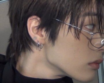 i think about this taesan quite alot because man looking too fine… 💢🐈‍⬛