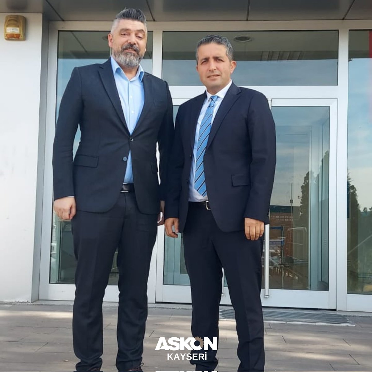 kayseriaskon's tweet image. *Halkbank OSB Şubesi’ne Ziyaret*

Halkbank Organize Sanayi Şubesi Müdürü Sn. Hamdi Kilci’ye iade-i ziyaret gerçekleştirdik.  
Nazik ev sahipliği ve iş dünyasına sundukları destekler için teşekkür ederiz.  

#ASKON #Halkbank #OSB #İşBirliği #Sanayi #Ziyaret #Kayseri