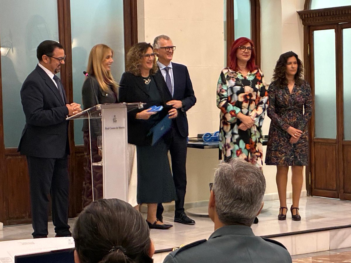 🎊Me hace mucha ilusión compartir que he recibido el Premio COEMUR a una de las mejores tesis doctorales 2025.
🙌🏼Agradezco a COEMUR este reconocimiento y a todas las personas que me han acompañado en este camino. 🧑🏼‍🎓Un honor ver valorado el esfuerzo dedicados a esta investigación.