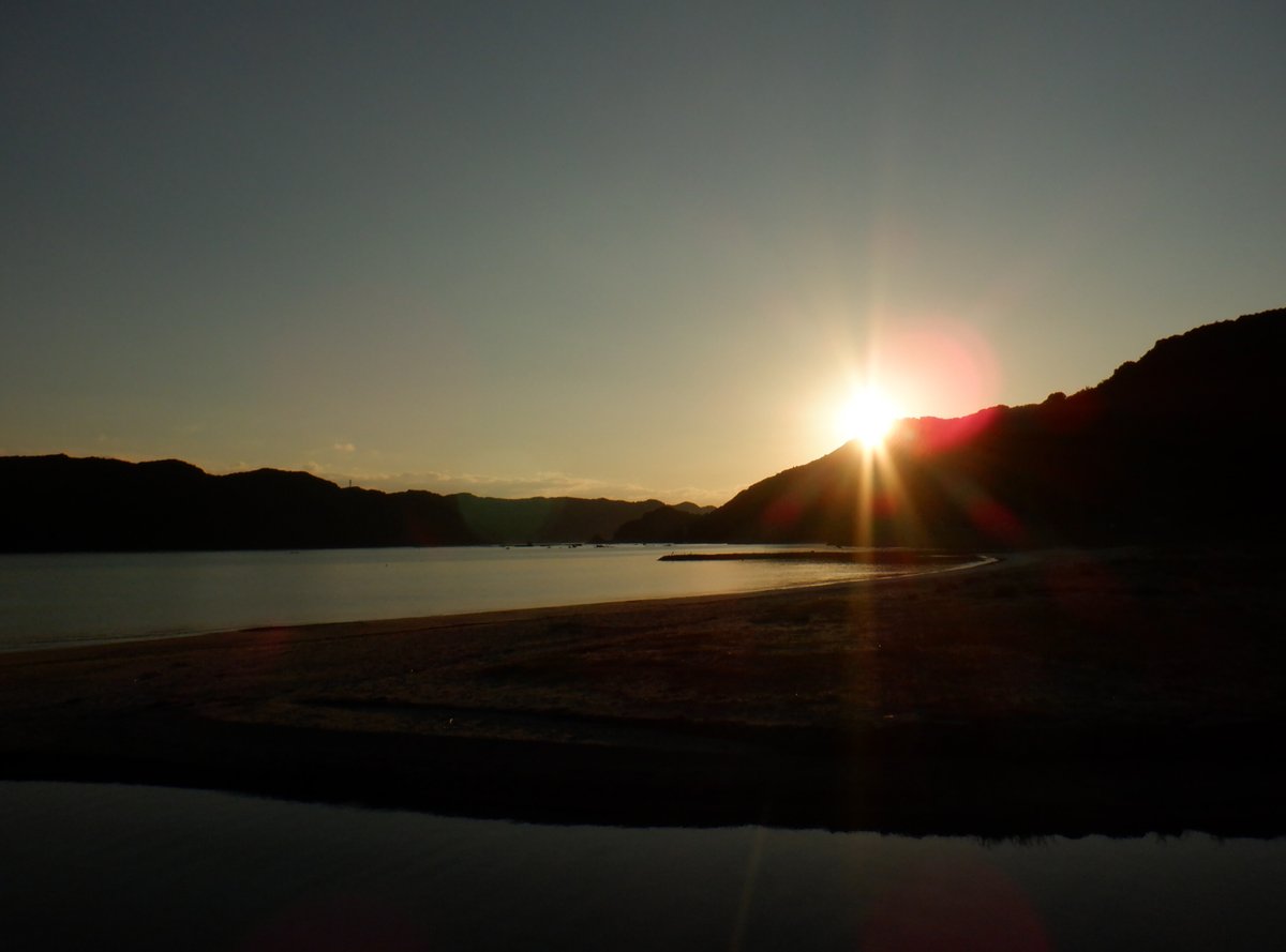 float_fuji_sup's tweet image. あたたかい

夕日🌇

素敵な出会いに感謝いたします✨
御指導ありがとうございました💙💚💙💚💙💚

#夕日 #自然 #きれいな空気 #青い空 #白い雲 #ocean #nature #sunset