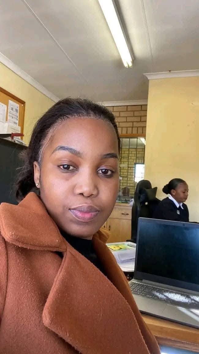 Am_Blujay's tweet image. This is Hope Shongwe, a school finance clerk who allegedly hired hitmen to kill principal and administrator after she was suspected of stealing school money in Tembisa