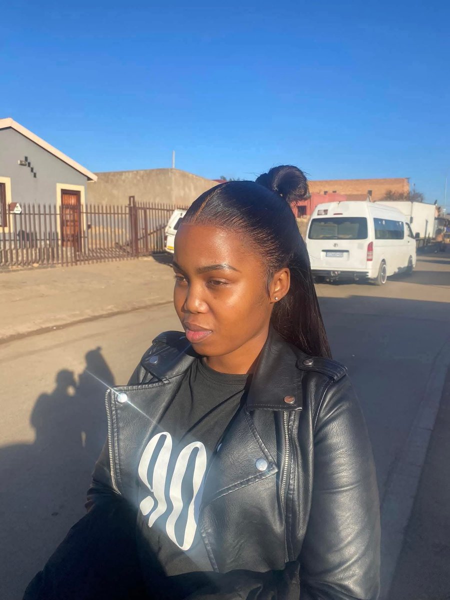 Am_Blujay's tweet image. This is Hope Shongwe, a school finance clerk who allegedly hired hitmen to kill principal and administrator after she was suspected of stealing school money in Tembisa