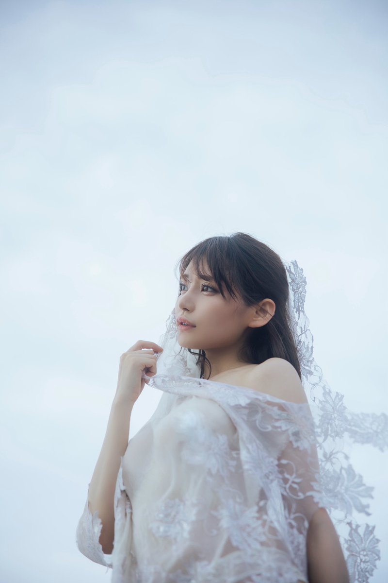 【お知らせ🕊️】

本日、沖縄撮り下ろしの
最新電子作品が発売されました🎉

沖縄のとても暑い中でしたが、
一瞬一瞬を大切に撮影して頂きました☺︎
ぜひご覧頂けますように！

・通常版「ふれあ、」
▶️x.gd/8p1Zi

・楽天限定版「ふりる。」
▶️ x.gd/cCXLR