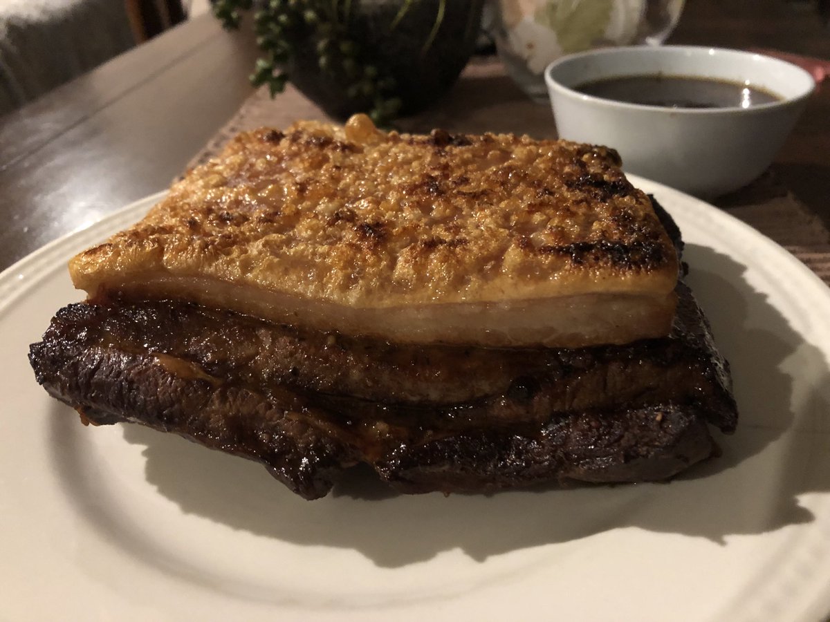 PoolManSC1's tweet image. I’ve cracked it pardon the pun 😂 . Marinated pork Filipino bbq style but with the crackling we’ve grown to love. Prepared the Cantonese way with a couple of my own cooking techniques added to combine the two countries together. It tasted delicious.