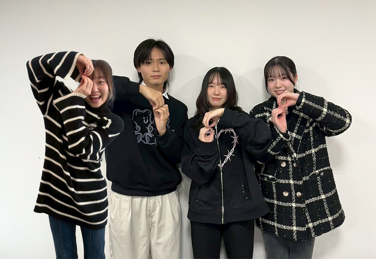 Handai_OUCD's tweet photo. 【本番まであと8日❗️】
今日も引き続きキャストメンバーです！
キャストの演技も素晴らしいですが、身に付けている衣装や小物にも注目してみて下さいね！ https://t.co/GwcLfKeGKT