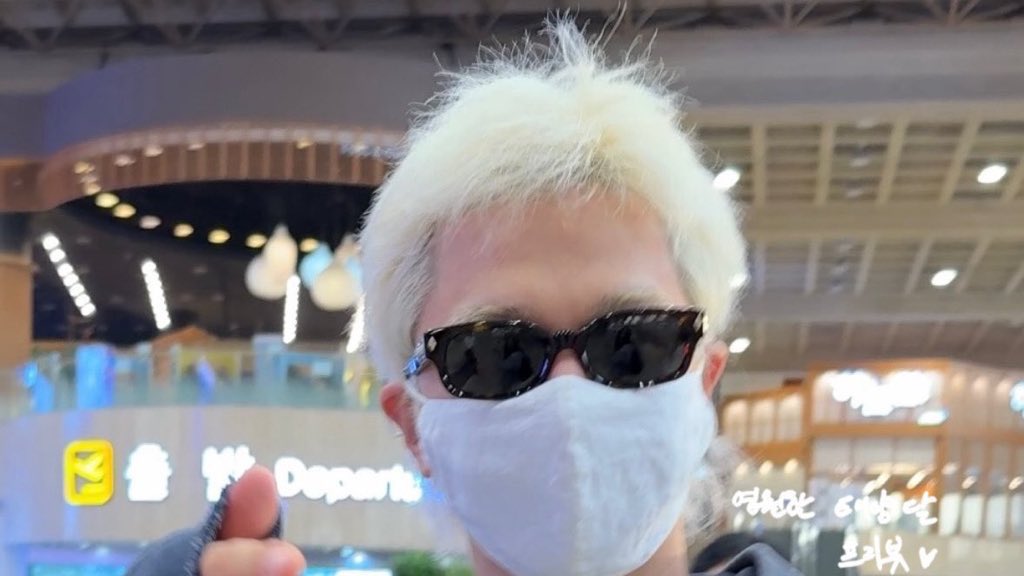 seungt0phyun's tweet image. bigbang 2026 but they’ll all be bald by 2026