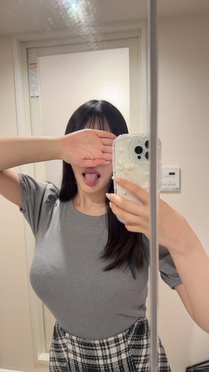 benmitsu_'s tweet image. 今日ここに来てくれた方本当にありがとうございます。
理由はプロフィールを見てもらえたら分かります。

残り9分です