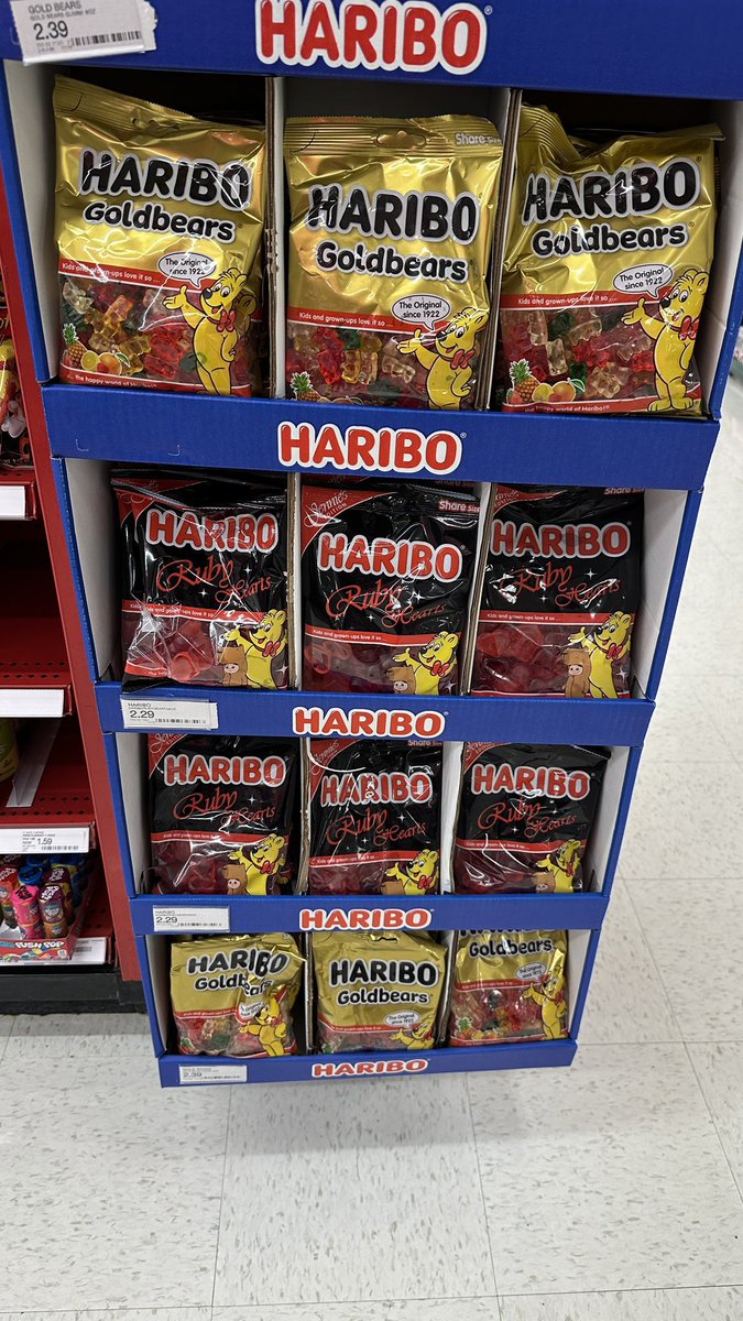 jnkcyber's tweet image. jennie’s haribo has finally started being sold in stores, so jennie is now wearing the hat of it!