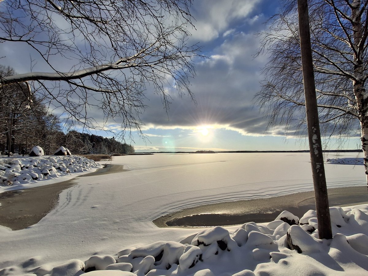 Kyllä nyt on aivan supernättiä. Talvimaisemat kauneimmillaan. 🤩
#Vaasa