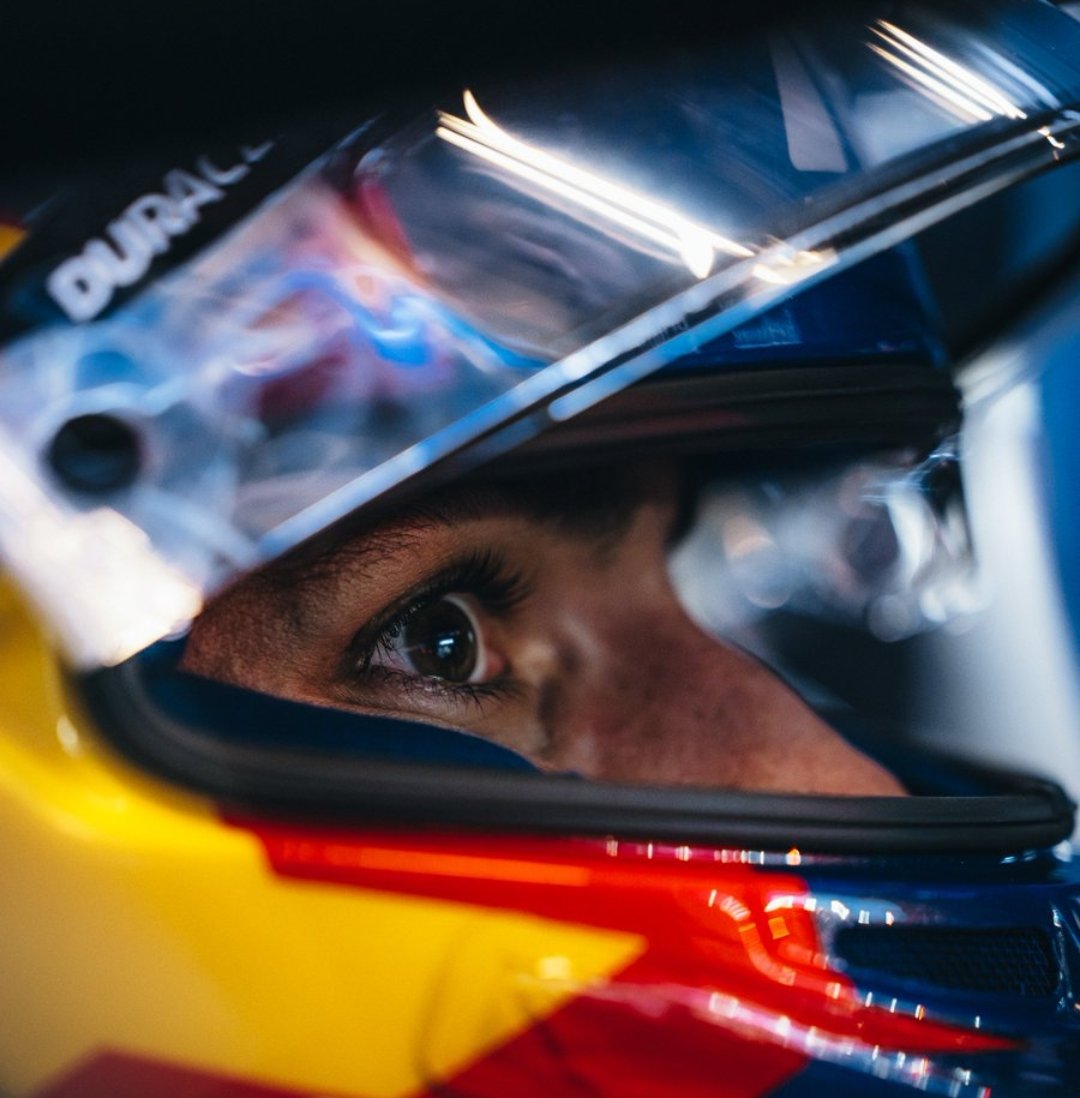 formularacers_'s tweet image. 🚨 | Carlos Sainz when asked about Ferrari Chairman John Elkann&apos;s recent comments:

&quot;That is none of my business.

&quot;You know the frog that has the tea? That&apos;s literally me right now.&quot;