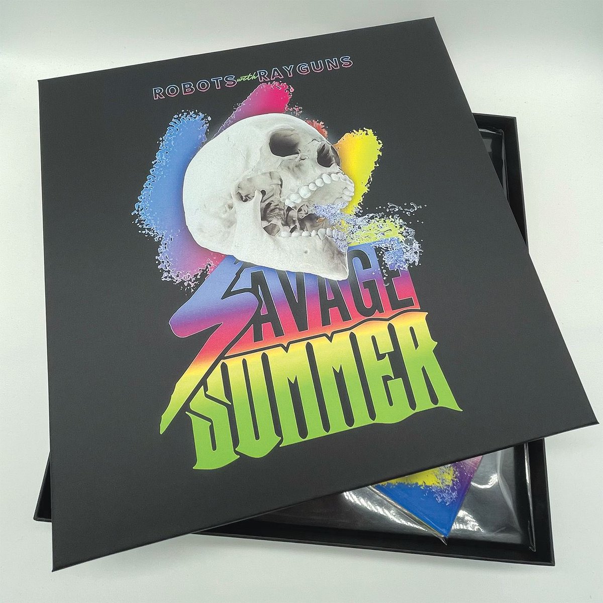 TimeSlaveRec's tweet image. Savage Summer [Remastered]
by Robots With Rayguns
&amp;gt;JUST 4 BOXSET’s REMAINING&amp;lt;

timeslaves.bandcamp.com/album/savage-s…

#synthwave #synthpop #vinyl