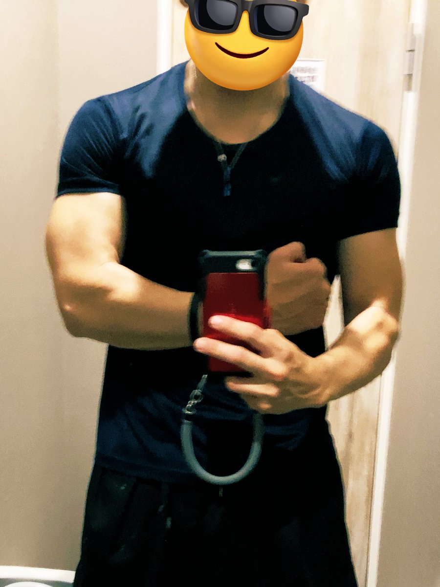 ROCKYcoltpython's tweet image. 腕太くしたくて今日は腕ばかりしました。
嘘です。足もしました。
足細過ぎて足だけならストッキングモデルになれます。
急募ストッキングモデルがあれば是非ご連絡を。
#勘弁してください