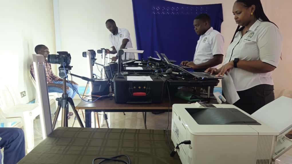 UDLSOfficial's tweet photo. FINAL DAY IN LIRA CITY!!!
We have come to the end of our Mobile Enrolment exercise in Lira.
📍UNRA Offices from 8am till 5pm. 
Ensure you are enroled with a driving school to utilise our services. Fees for Boda-Boda operators have been lowered. For further details, contact 0800211002 or 0393000376. 
#MobileEnrolmentInLira
